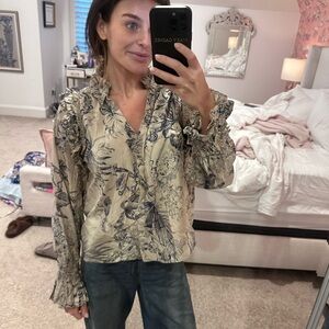 Floral V-Neck Ruffle-Sleeve Blouse in Cream and Navy